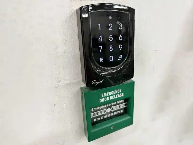 INWORLDEXPRESS-Hong-Kong-Logistics-Door Lock